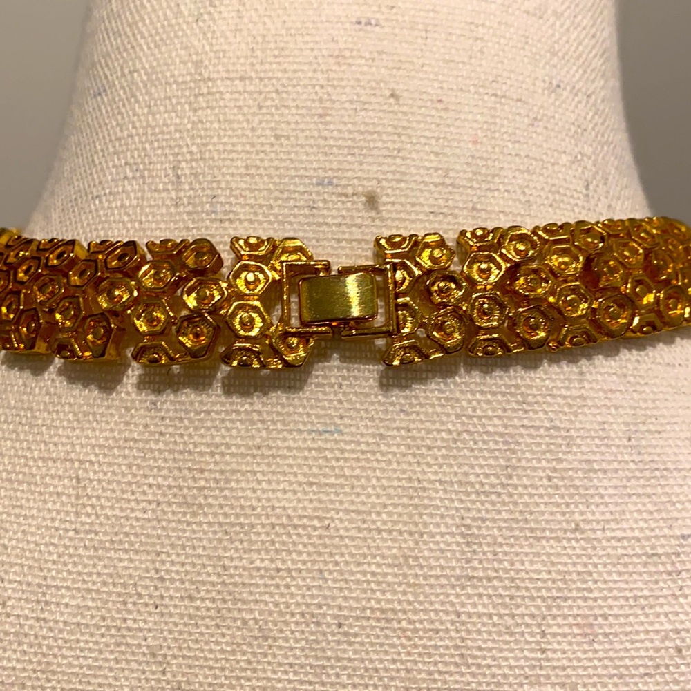Gold Costume Bib Necklace GUC - Picture 4 of 5